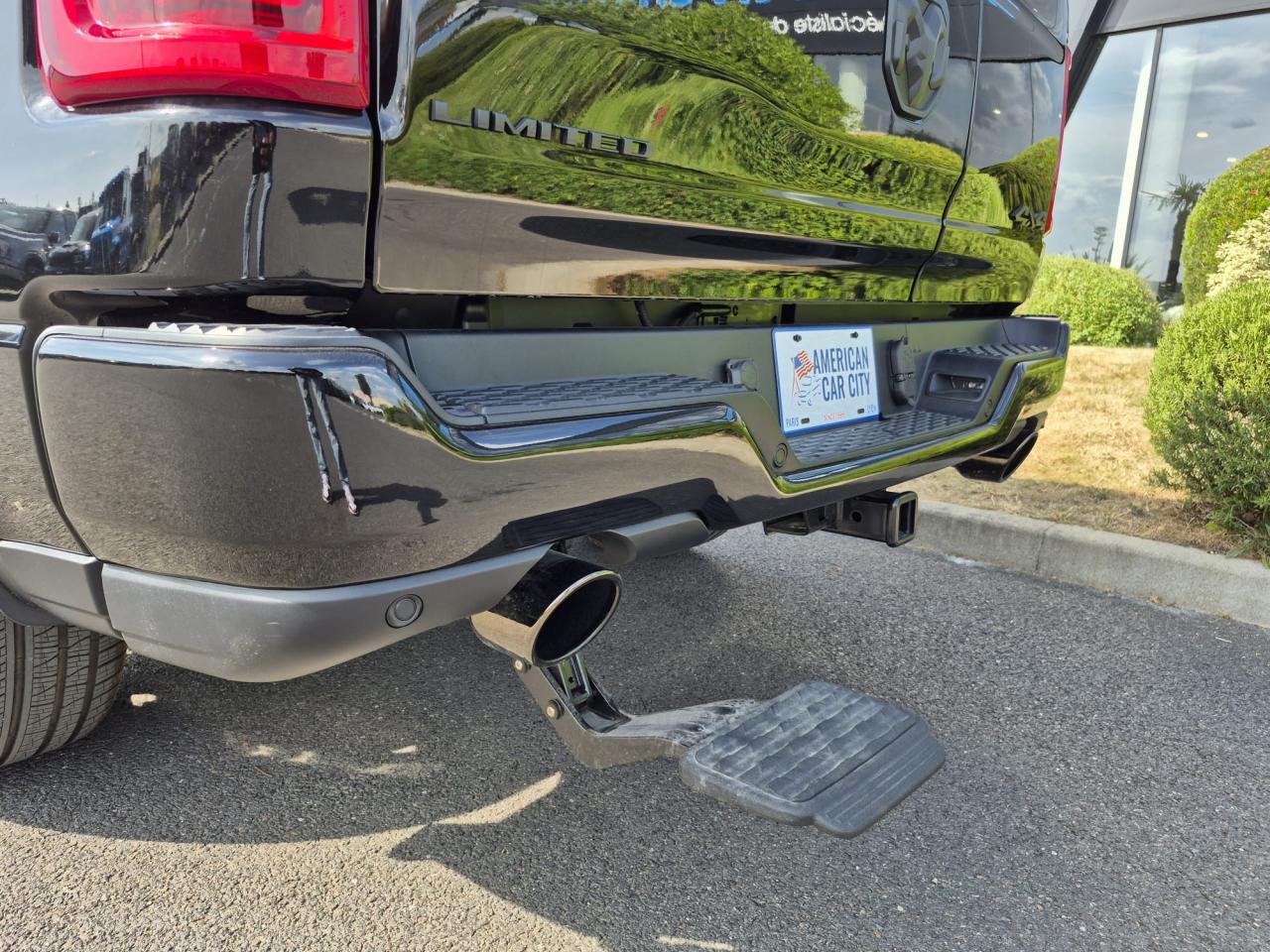 DODGE RAM 1500 CREW LIMITED NIGHT EDITION RAMBOX HAYON MULTI 2025