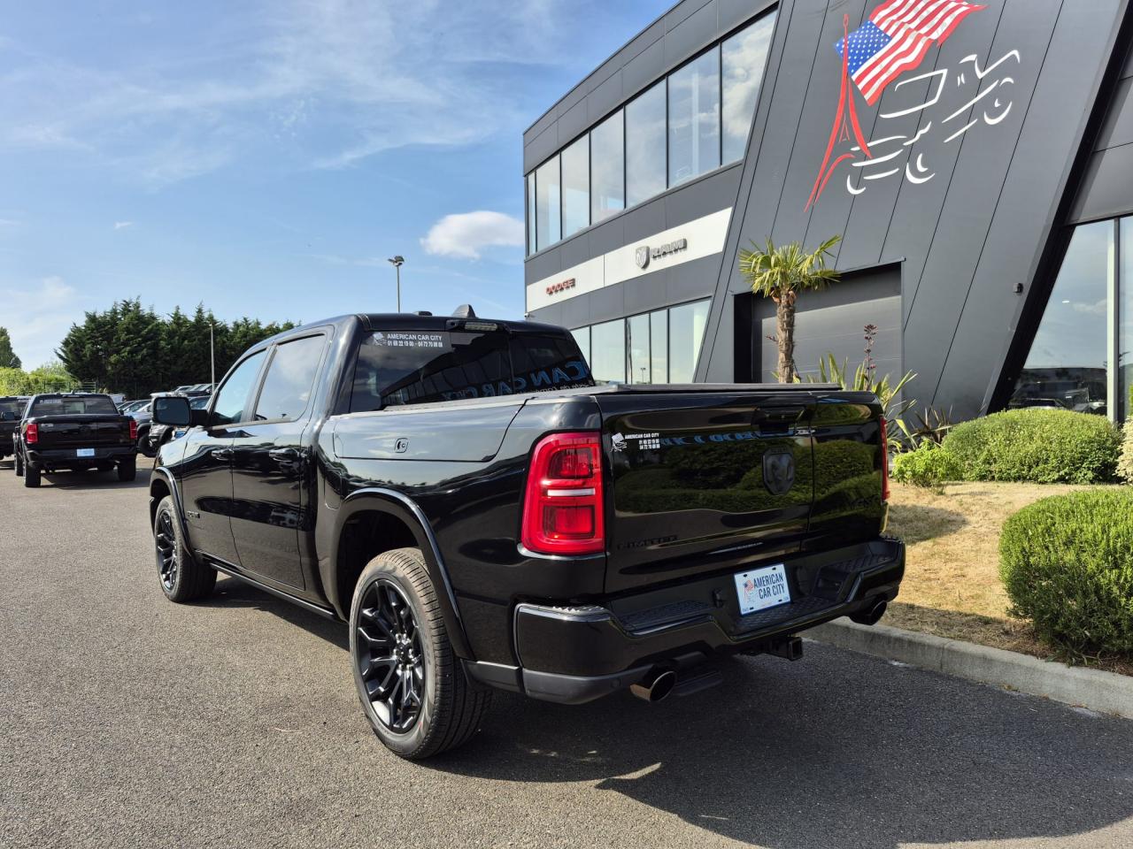 DODGE RAM 1500 CREW LIMITED NIGHT EDITION RAMBOX HAYON MULTI 2025
