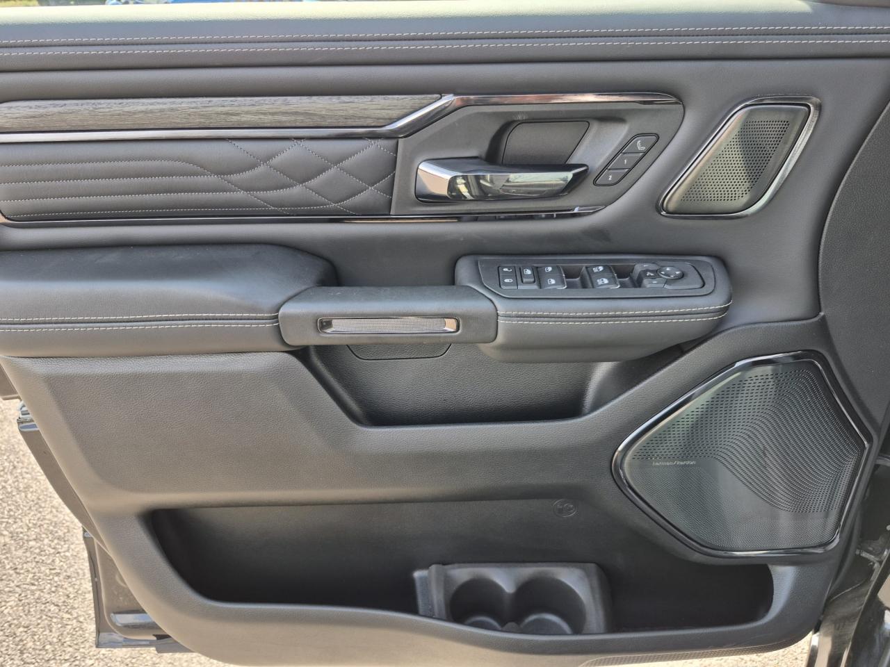 DODGE RAM 1500 CREW LIMITED NIGHT EDITION RAMBOX HAYON MULTI 2025
