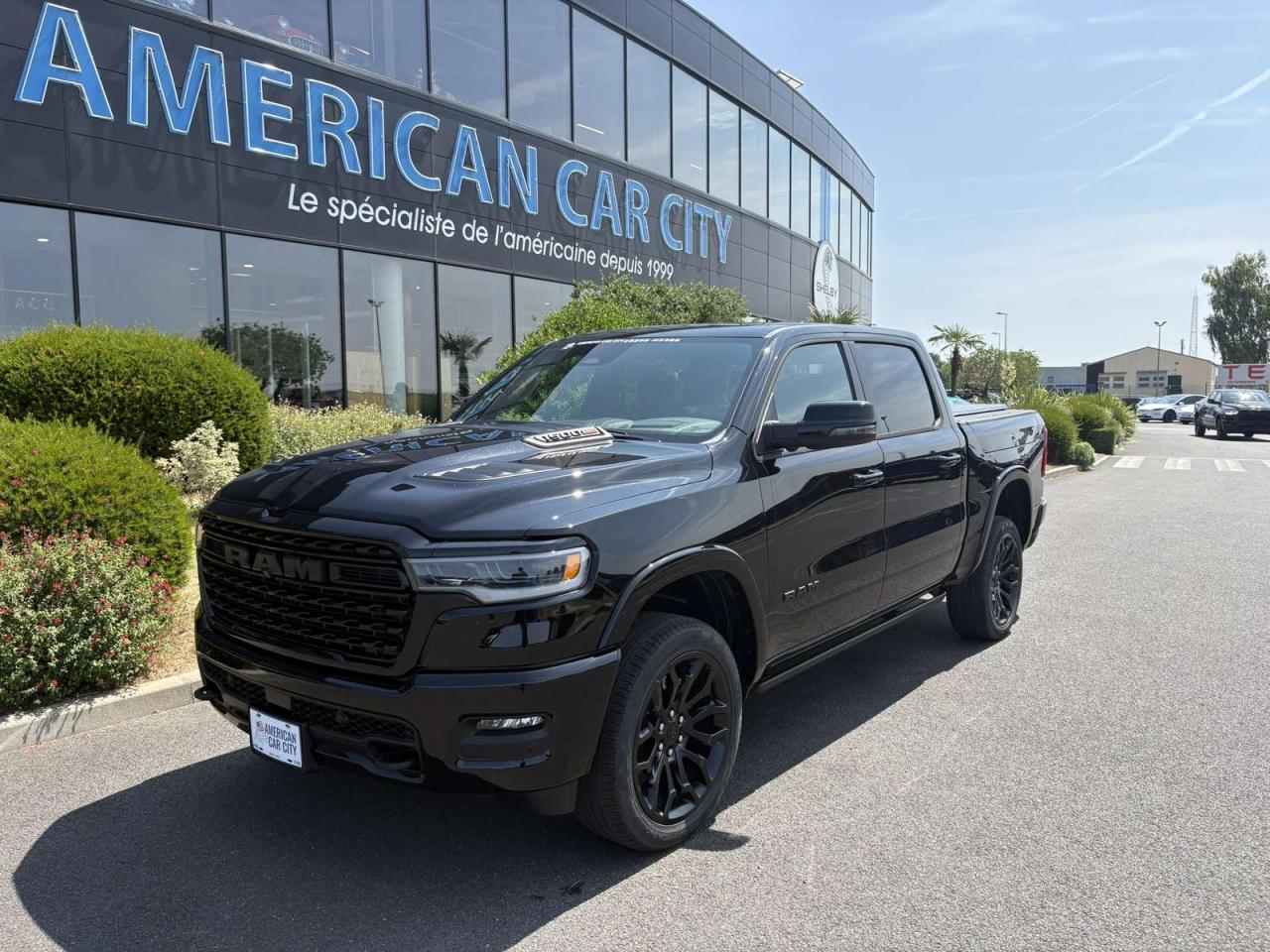 DODGE RAM 1500 CREW LIMITED NIGHT EDITION RAMBOX HAYON MULTI 2025