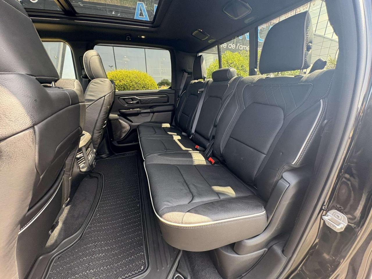 DODGE RAM 1500 CREW LIMITED NIGHT EDITION RAMBOX HAYON MULTI 2025