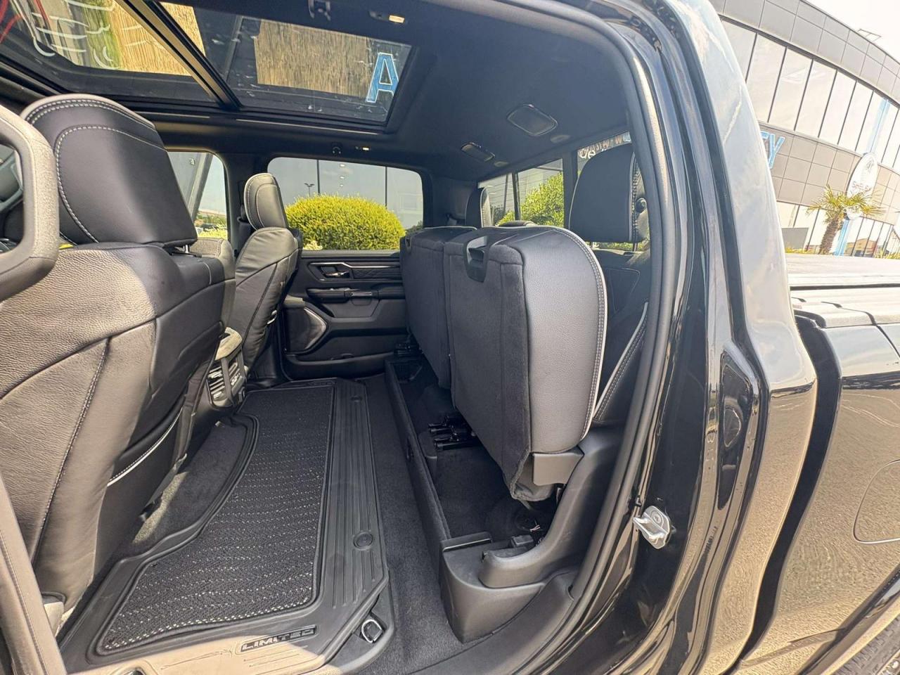 DODGE RAM 1500 CREW LIMITED NIGHT EDITION RAMBOX HAYON MULTI 2025