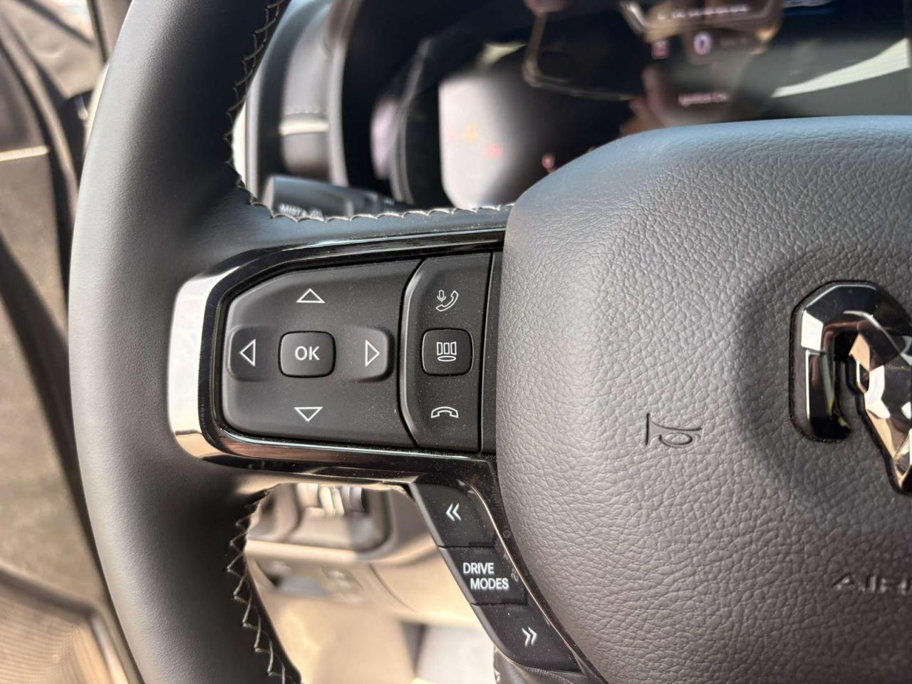 DODGE RAM 1500 CREW LIMITED NIGHT EDITION RAMBOX HAYON MULTI 2025