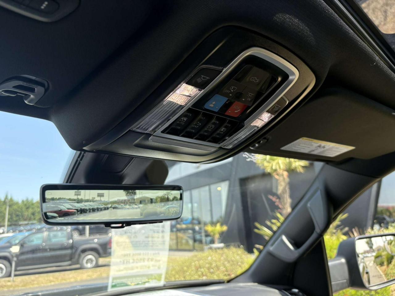 DODGE RAM 1500 CREW LIMITED NIGHT EDITION RAMBOX HAYON MULTI 2025