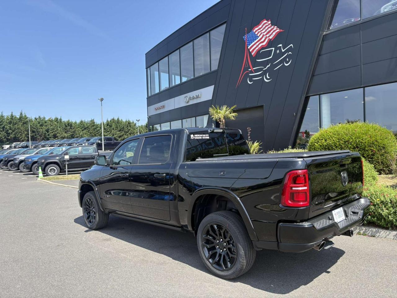 DODGE RAM 1500 CREW LIMITED NIGHT EDITION RAMBOX HAYON MULTI 2025