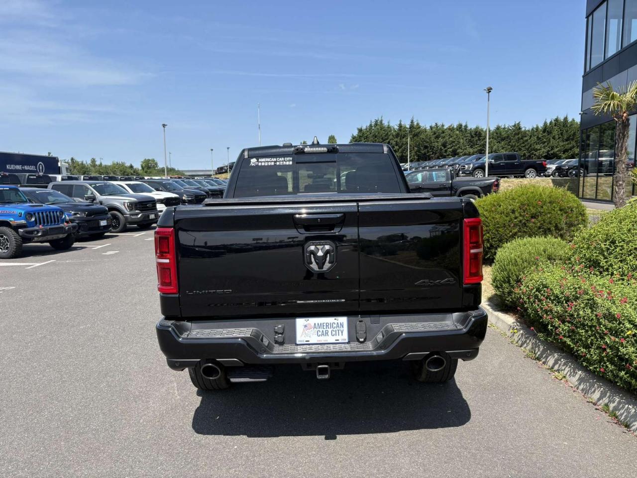 DODGE RAM 1500 CREW LIMITED NIGHT EDITION RAMBOX HAYON MULTI 2025