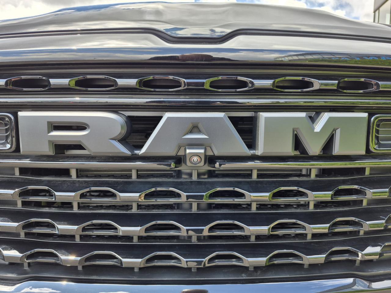DODGE RAM 1500 CREW LIMITED NIGHT EDITION RAMBOX HAYON MULTI 2025