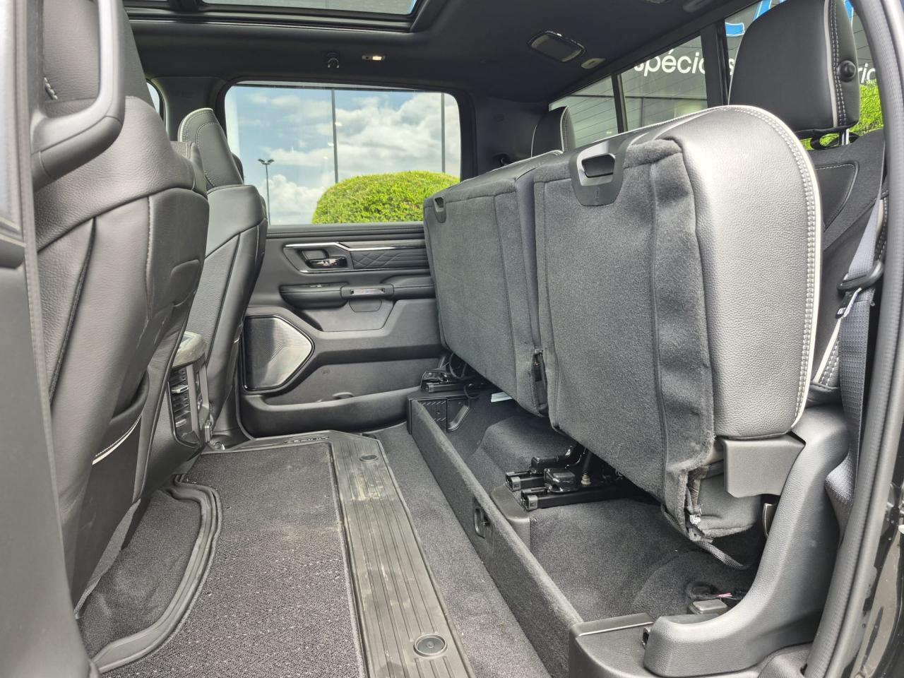 DODGE RAM 1500 CREW LIMITED NIGHT EDITION RAMBOX HAYON MULTI 2025