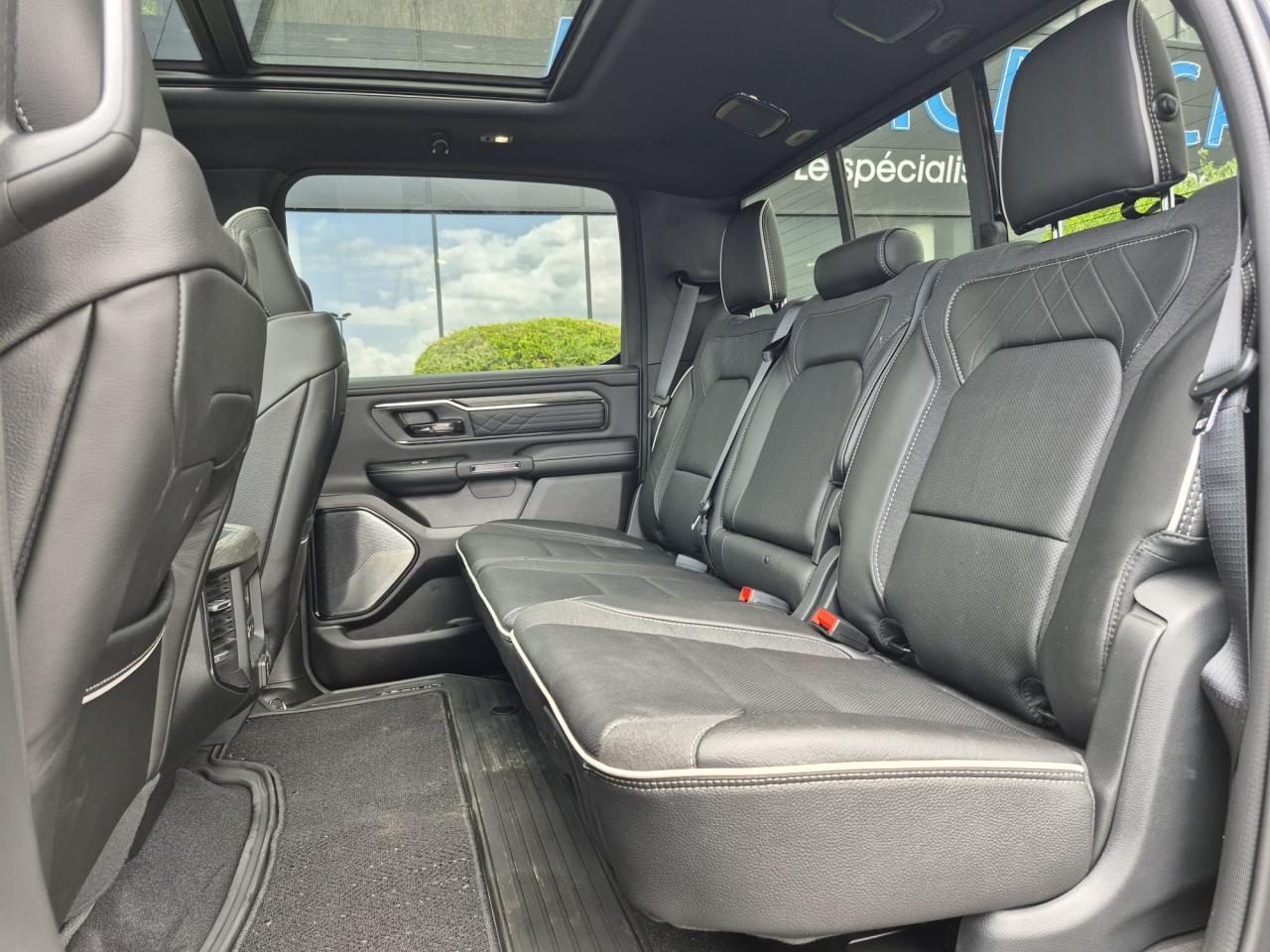 DODGE RAM 1500 CREW LIMITED NIGHT EDITION RAMBOX HAYON MULTI 2025