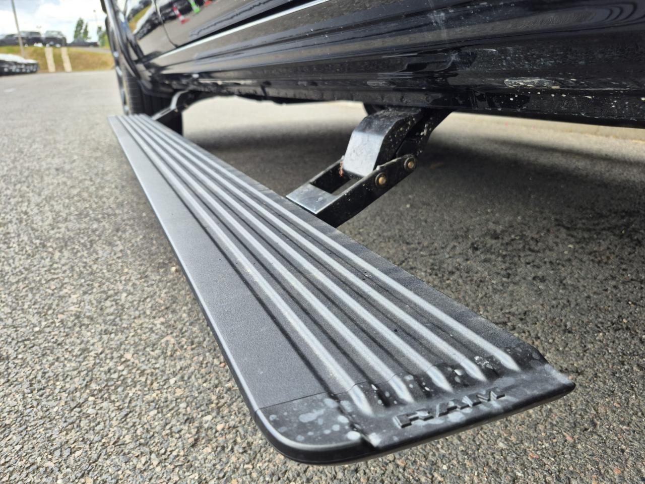 DODGE RAM 1500 CREW LIMITED NIGHT EDITION RAMBOX HAYON MULTI 2025