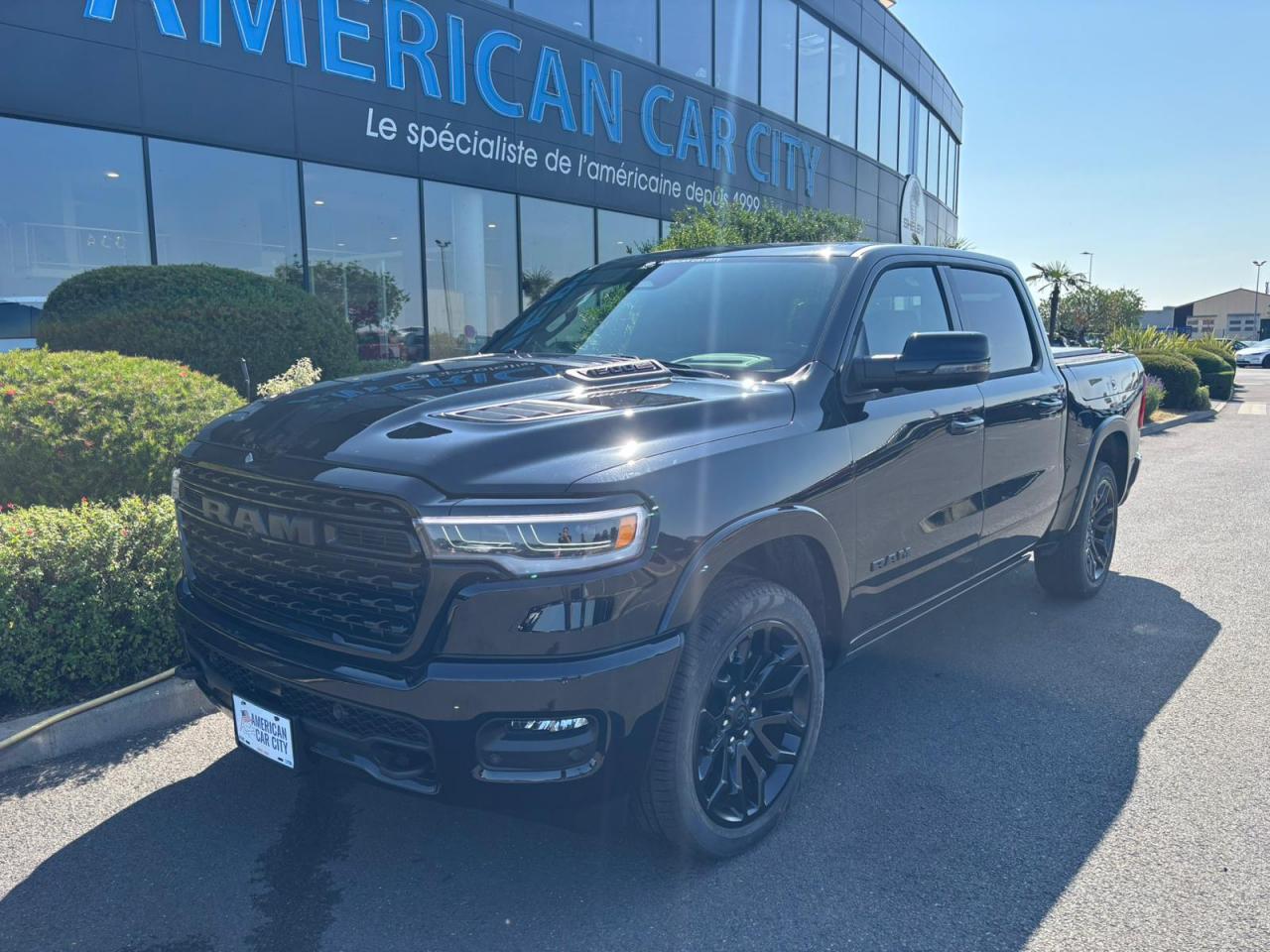 DODGE RAM 1500 CREW LIMITED NIGHT EDITION RAMBOX HAYON MULTI 2025