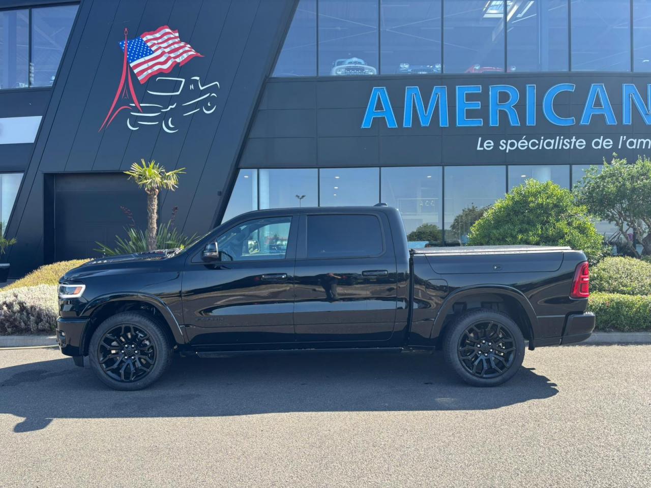 DODGE RAM 1500 CREW LIMITED NIGHT EDITION RAMBOX HAYON MULTI 2025