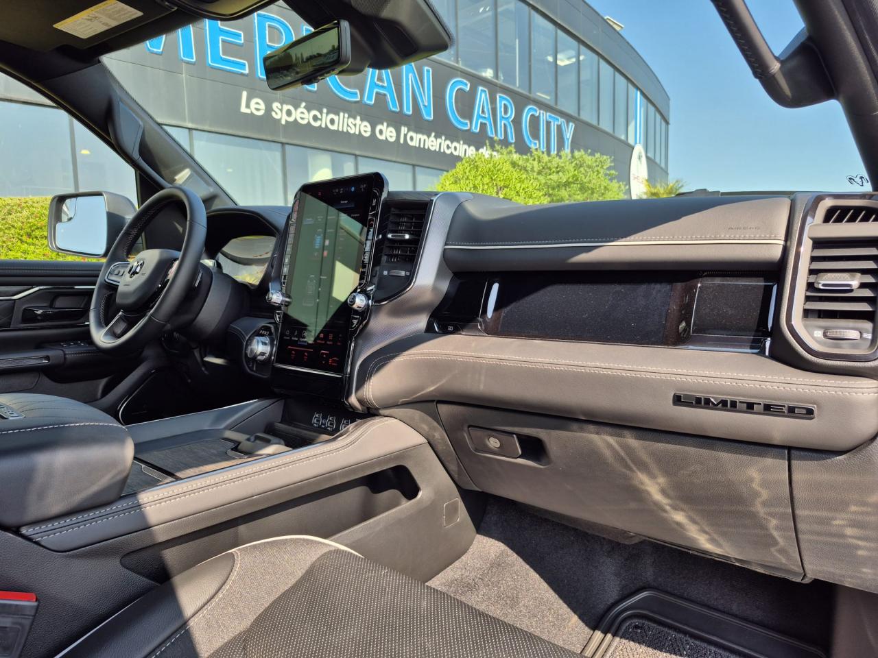 DODGE RAM 1500 CREW LIMITED NIGHT EDITION RAMBOX HAYON MULTI 2025