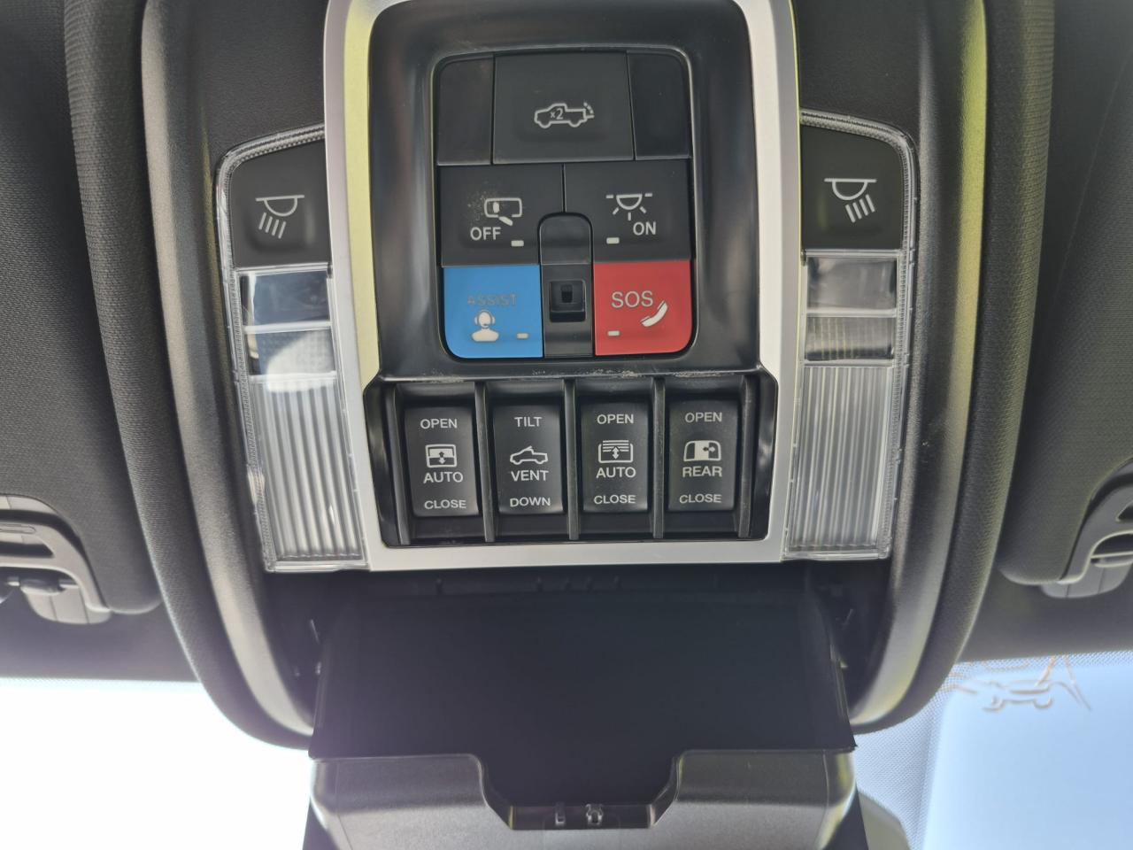 DODGE RAM 1500 CREW LIMITED NIGHT EDITION RAMBOX HAYON MULTI 2025