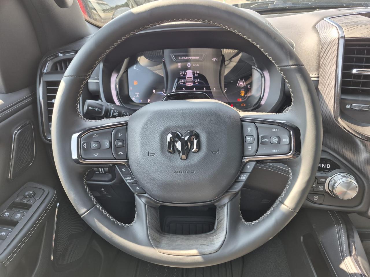 DODGE RAM 1500 CREW LIMITED NIGHT EDITION RAMBOX HAYON MULTI 2025