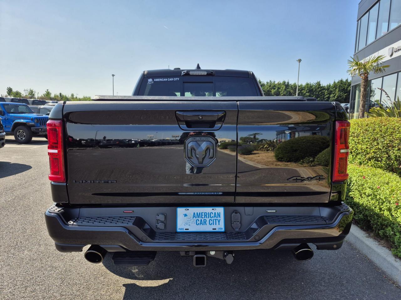 DODGE RAM 1500 CREW LIMITED NIGHT EDITION RAMBOX HAYON MULTI 2025