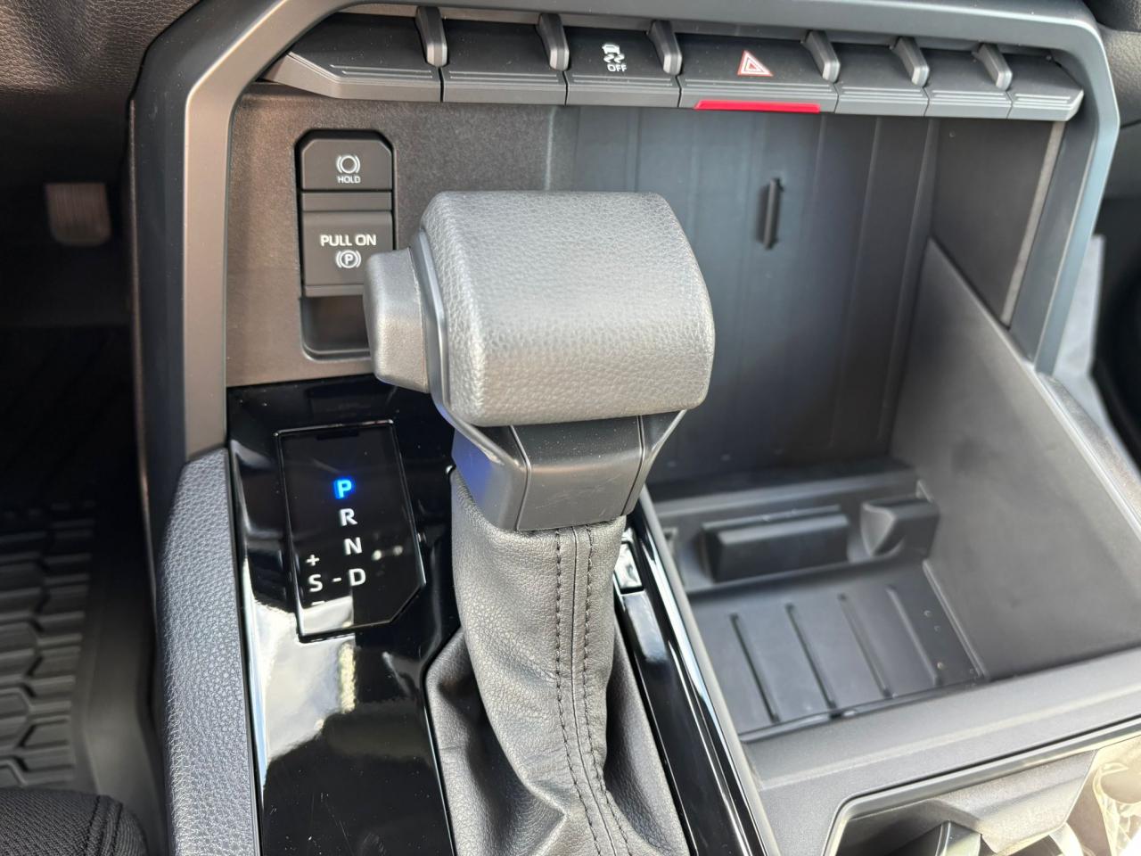 TOYOTA TUNDRA Crewmax SR