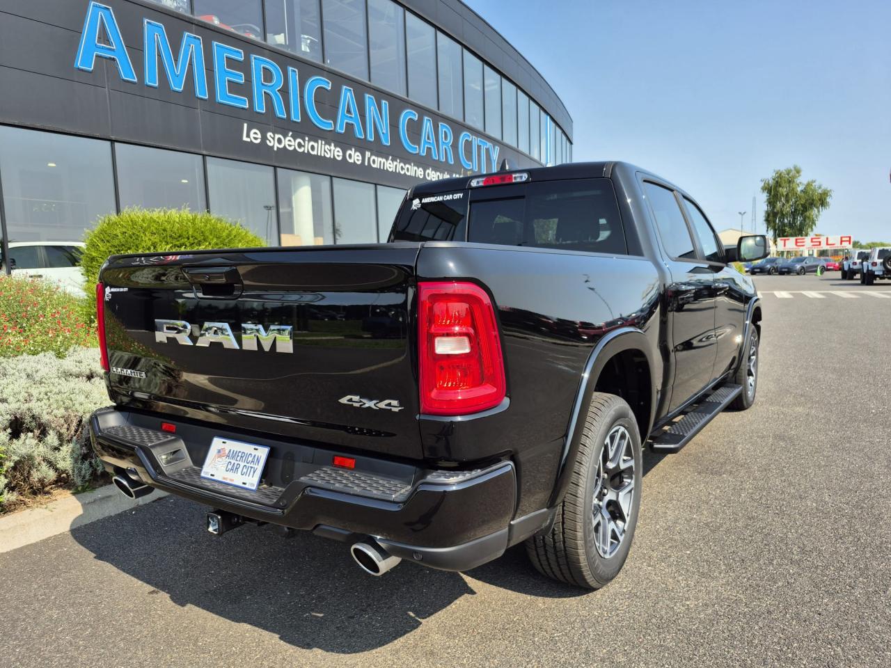 DODGE RAM 1500 CREW LARAMIE SPORT 4x4 2025