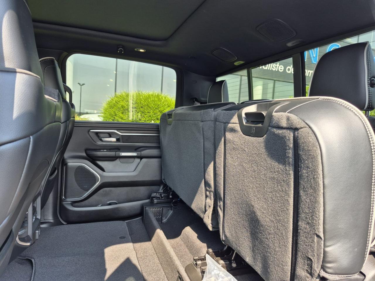 DODGE RAM 1500 CREW LARAMIE SPORT 4x4 2025