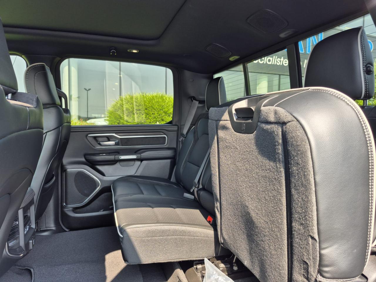 DODGE RAM 1500 CREW LARAMIE SPORT 4x4 2025