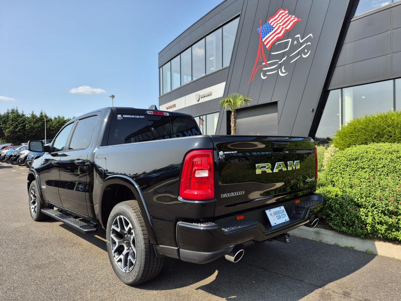DODGE RAM 1500 CREW LARAMIE SPORT 4x4 2025