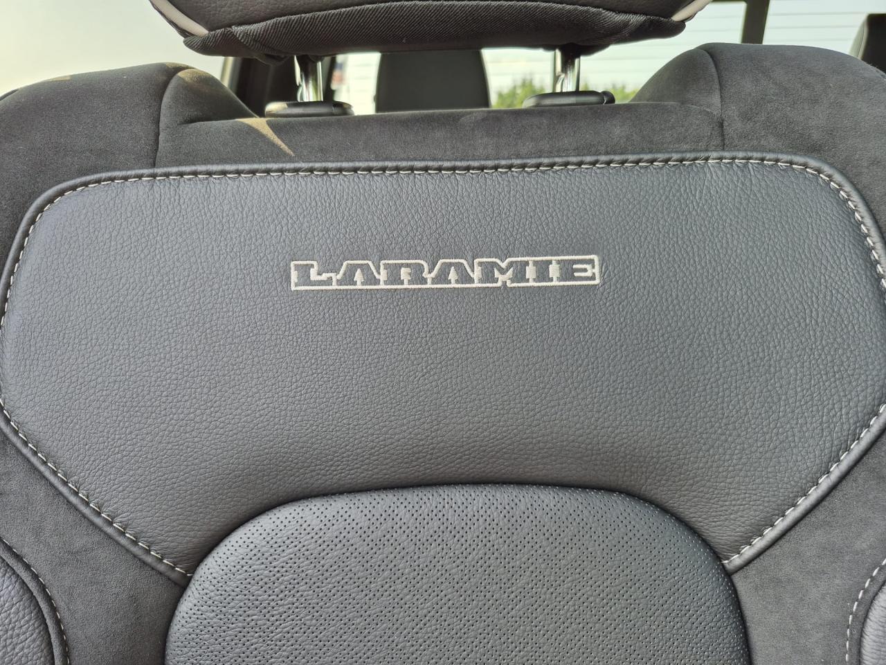 DODGE RAM 1500 CREW LARAMIE SPORT 4x4 2025