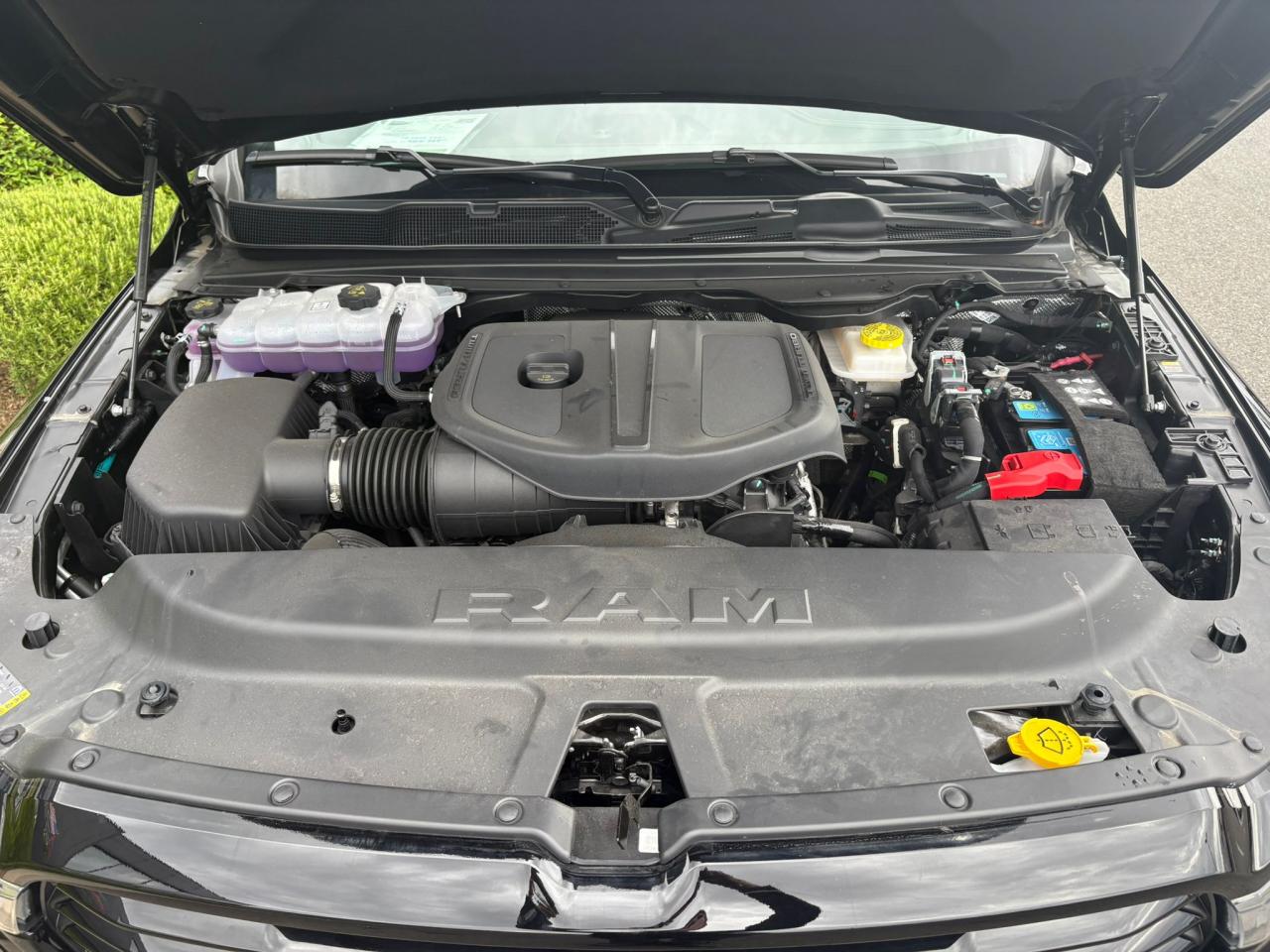 DODGE RAM 1500 CREW LARAMIE SPORT 4x4 2025