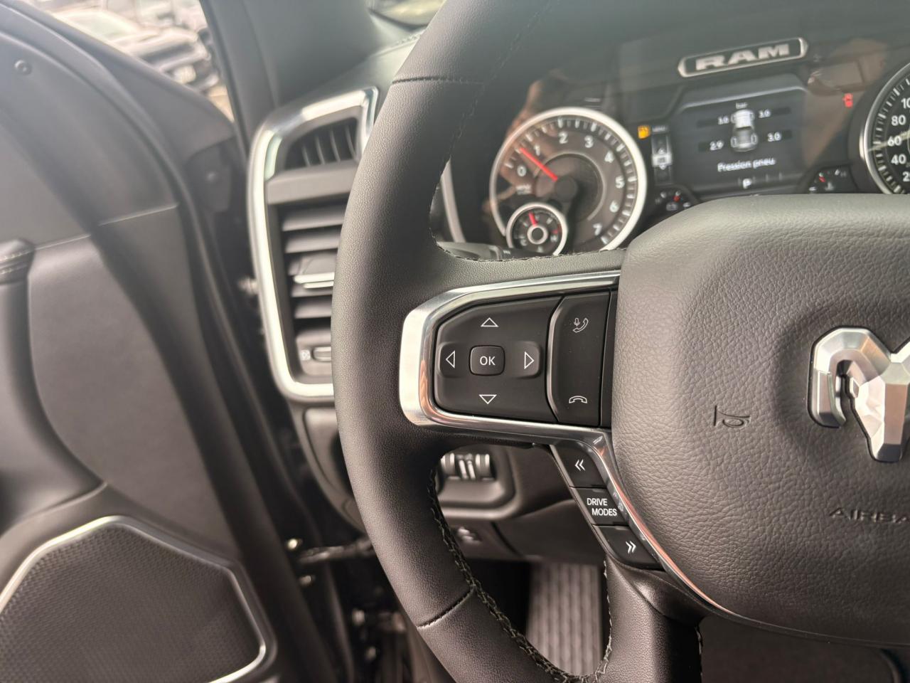 DODGE RAM 1500 CREW LARAMIE SPORT 4x4 2025