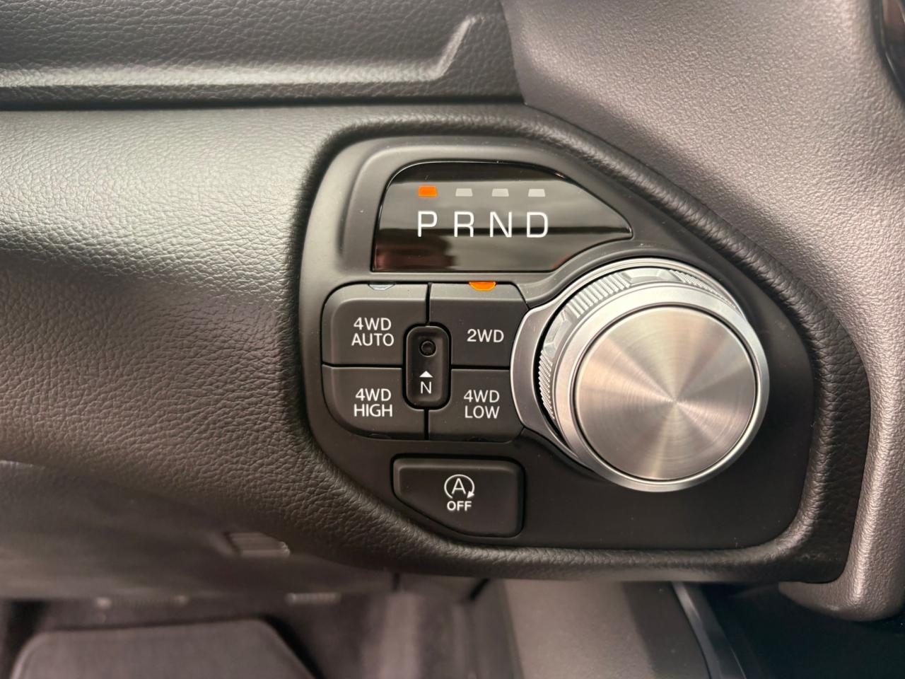DODGE RAM 1500 CREW LARAMIE SPORT 4x4 2025