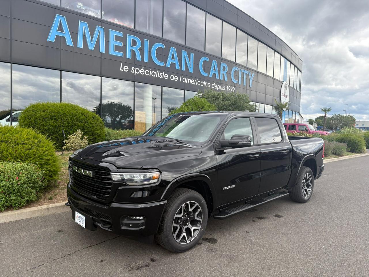 DODGE RAM 1500 CREW LARAMIE SPORT 4x4 2025