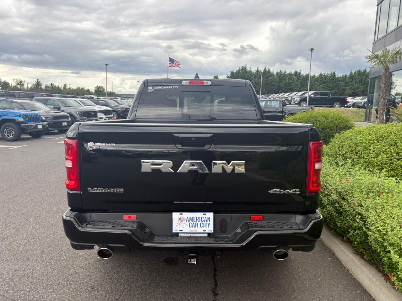 DODGE RAM 1500 CREW LARAMIE SPORT 4x4 2025