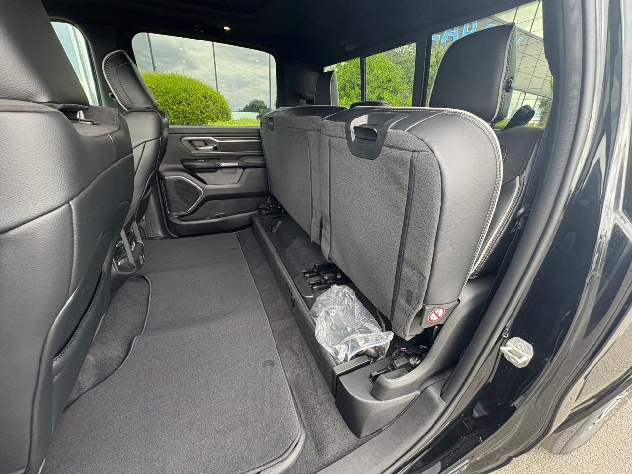 DODGE RAM 1500 CREW LARAMIE SPORT 4x4 2025