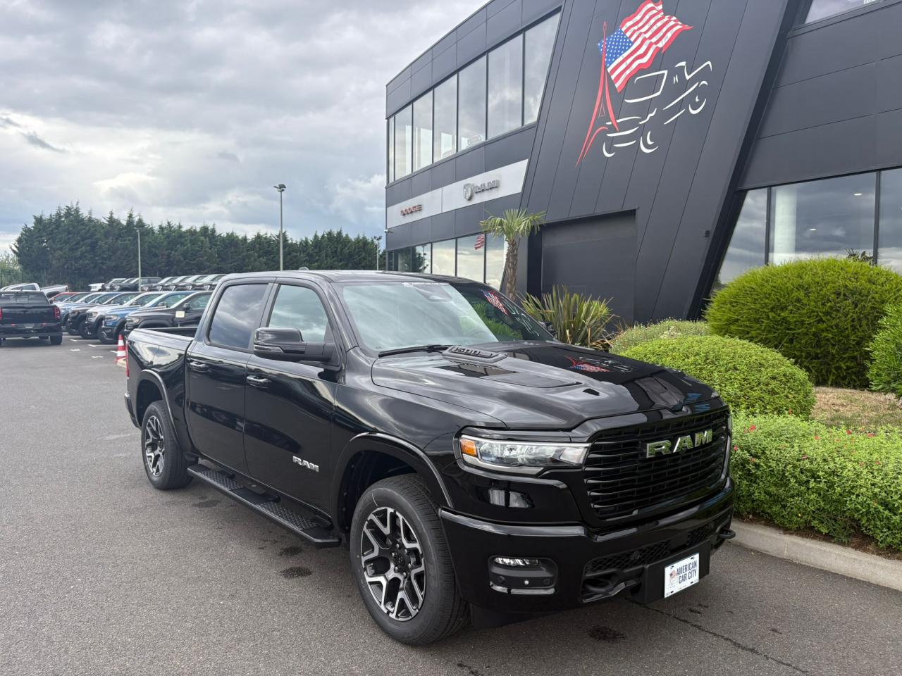 DODGE RAM 1500 CREW LARAMIE SPORT 4x4 2025