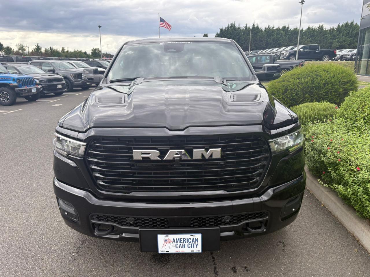 DODGE RAM 1500 CREW LARAMIE SPORT 4x4 2025