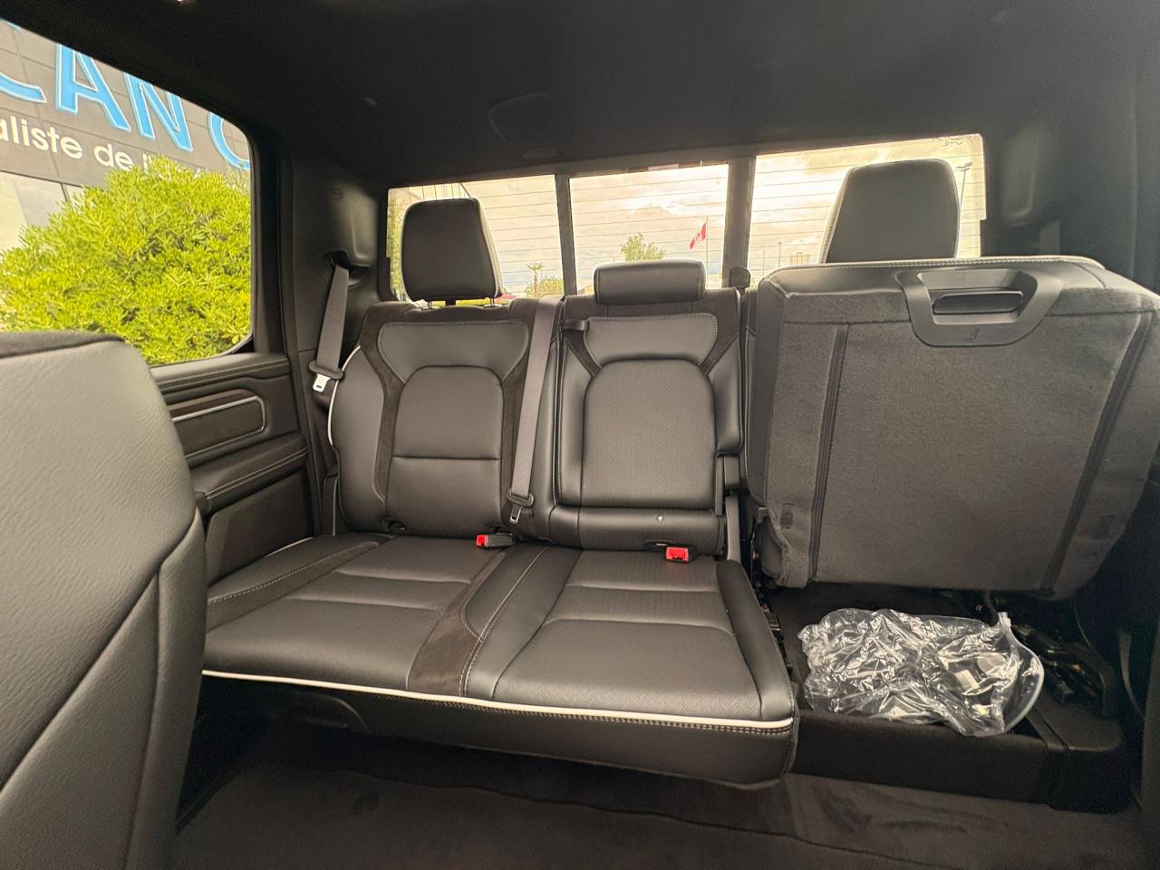 DODGE RAM 1500 CREW LARAMIE SPORT 4x4 2025