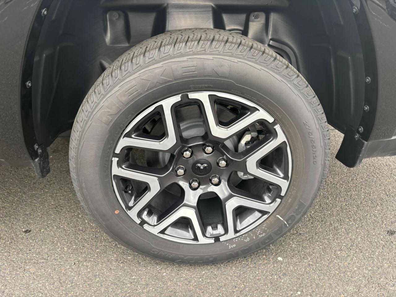 DODGE RAM 1500 CREW LARAMIE SPORT 4x4 2025