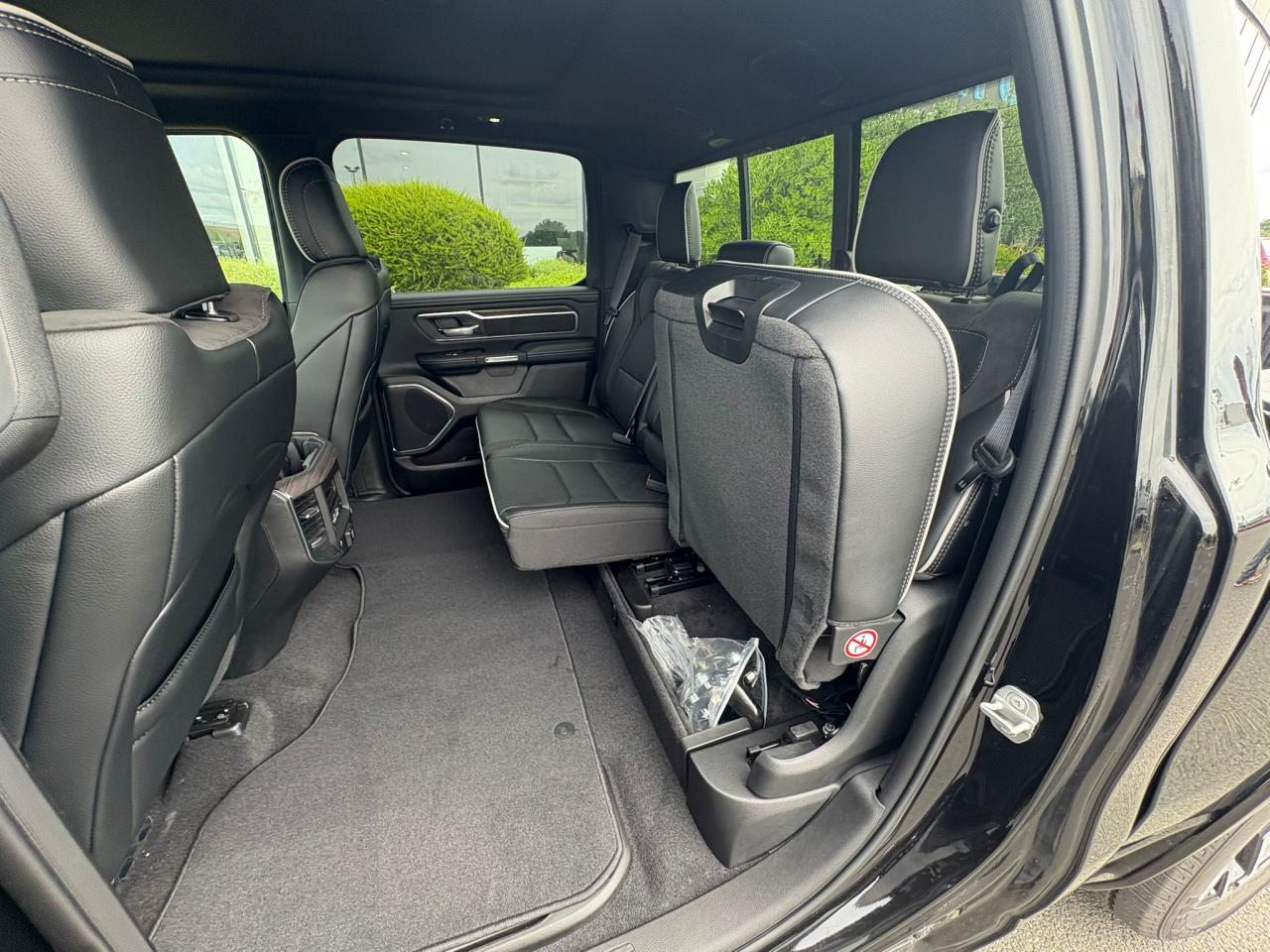 DODGE RAM 1500 CREW LARAMIE SPORT 4x4 2025