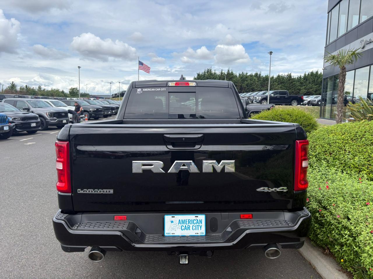 DODGE RAM 1500 CREW LARAMIE SPORT 4x4 2025