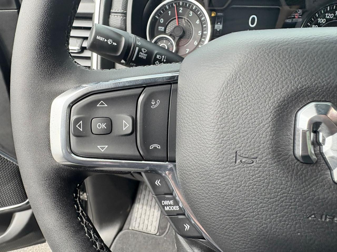 DODGE RAM 1500 CREW LARAMIE SPORT 4x4 2025
