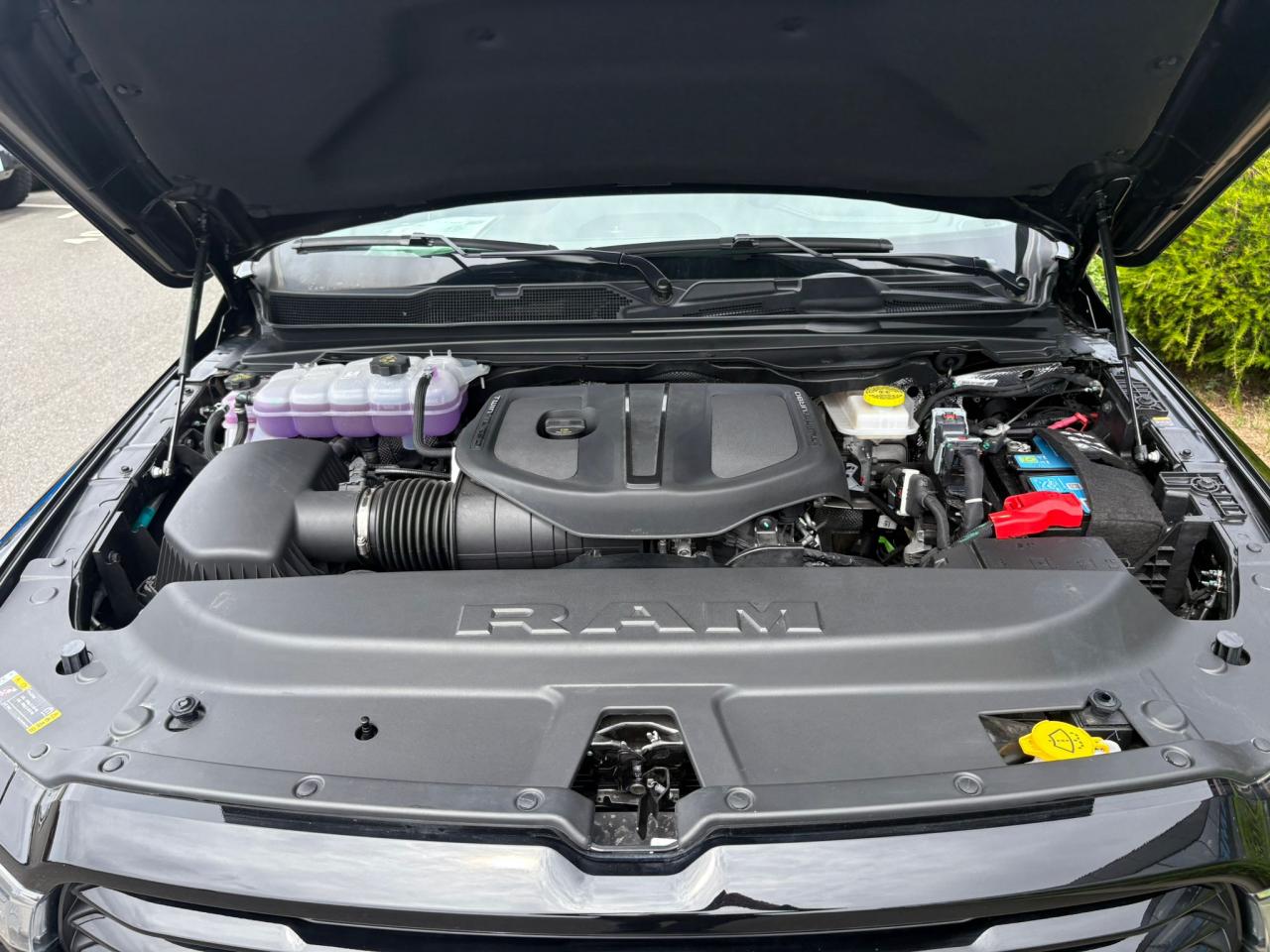 DODGE RAM 1500 CREW LARAMIE SPORT 4x4 2025