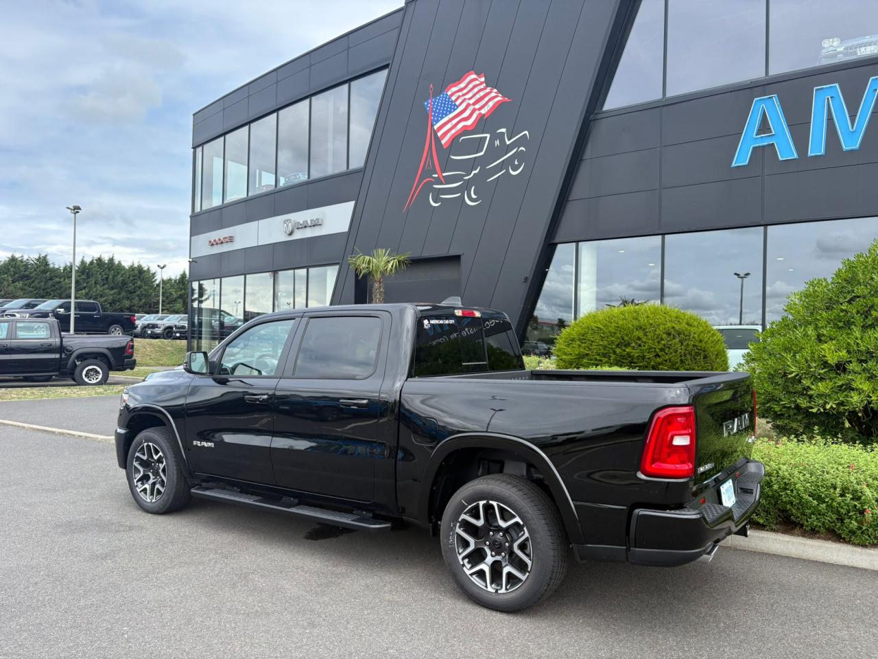 DODGE RAM 1500 CREW LARAMIE SPORT 4x4 2025