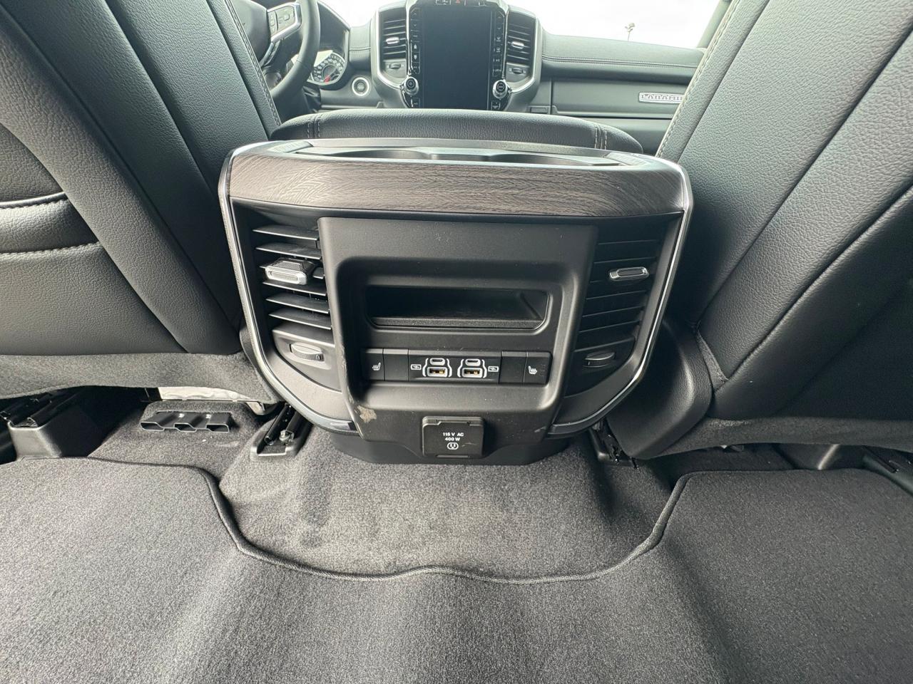 DODGE RAM 1500 CREW LARAMIE SPORT 4x4 2025
