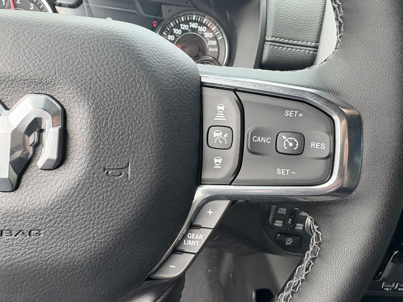 DODGE RAM 1500 CREW LARAMIE SPORT 4x4 2025