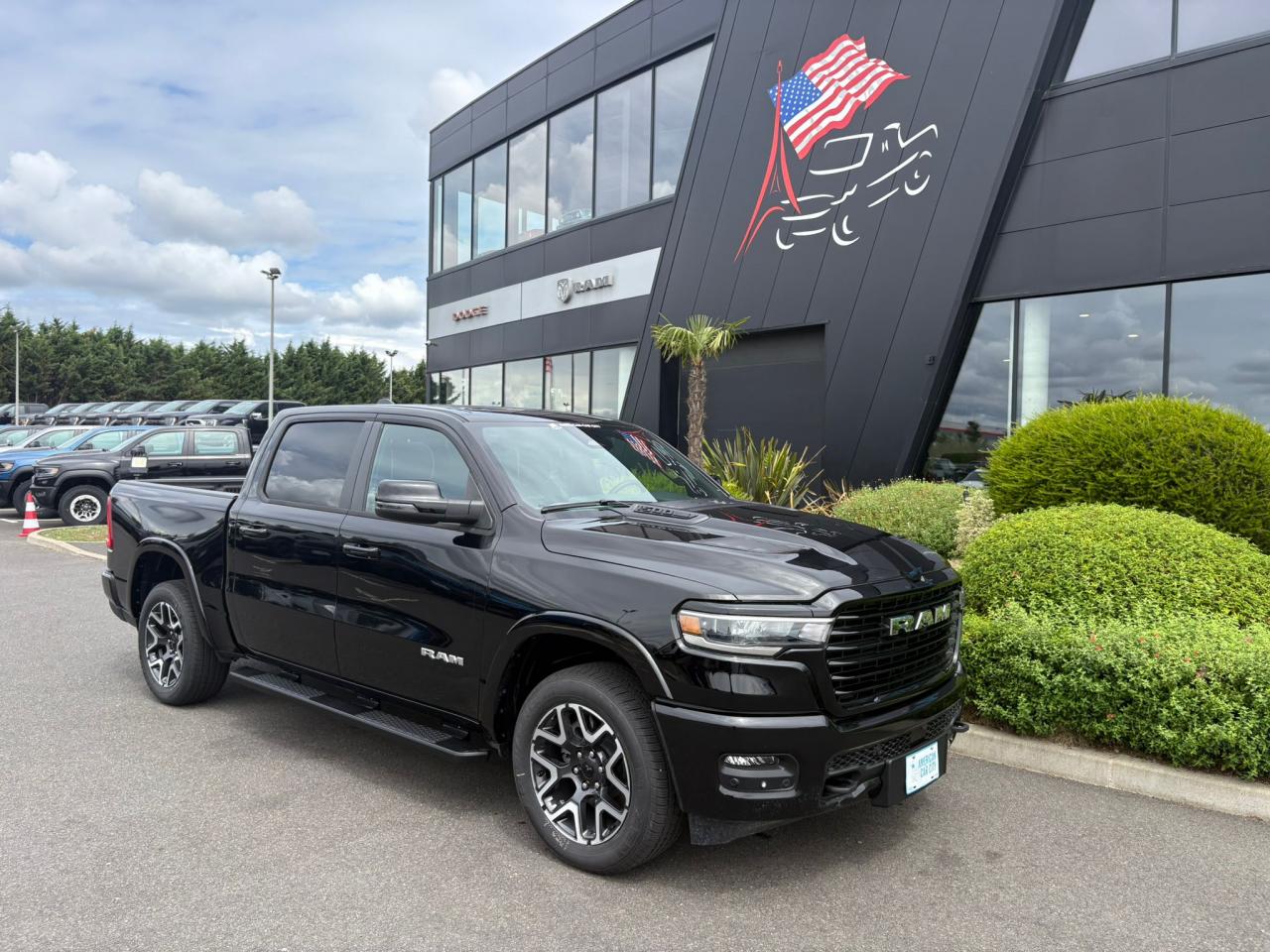 DODGE RAM 1500 CREW LARAMIE SPORT 4x4 2025