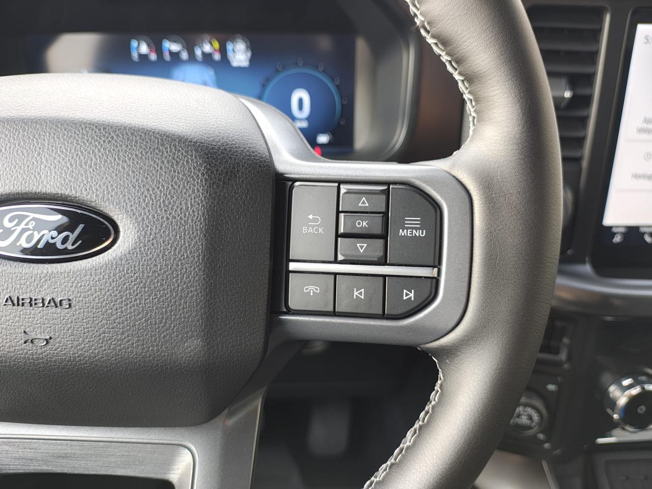 FORD F150 Supercrew LARIAT Black Package V8 5.0L