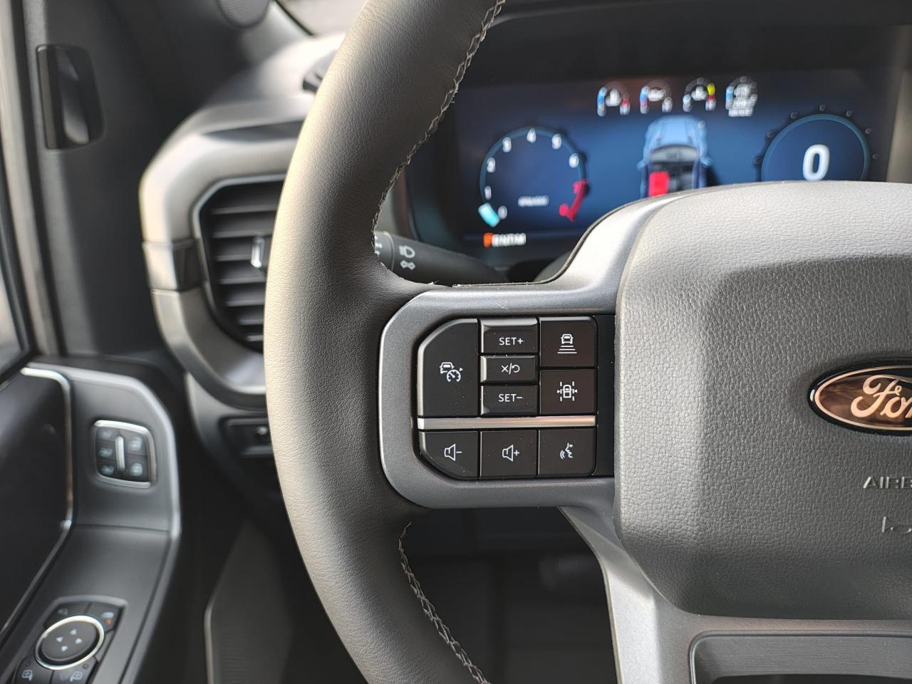 FORD F150 Supercrew LARIAT Black Package V8 5.0L