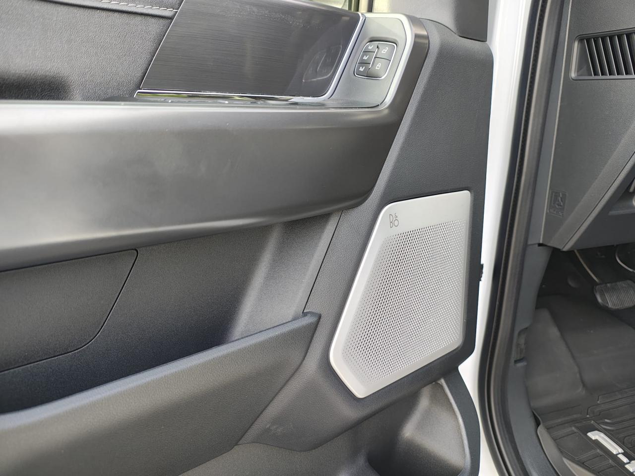 FORD F150 Supercrew LARIAT Black Package V8 5.0L