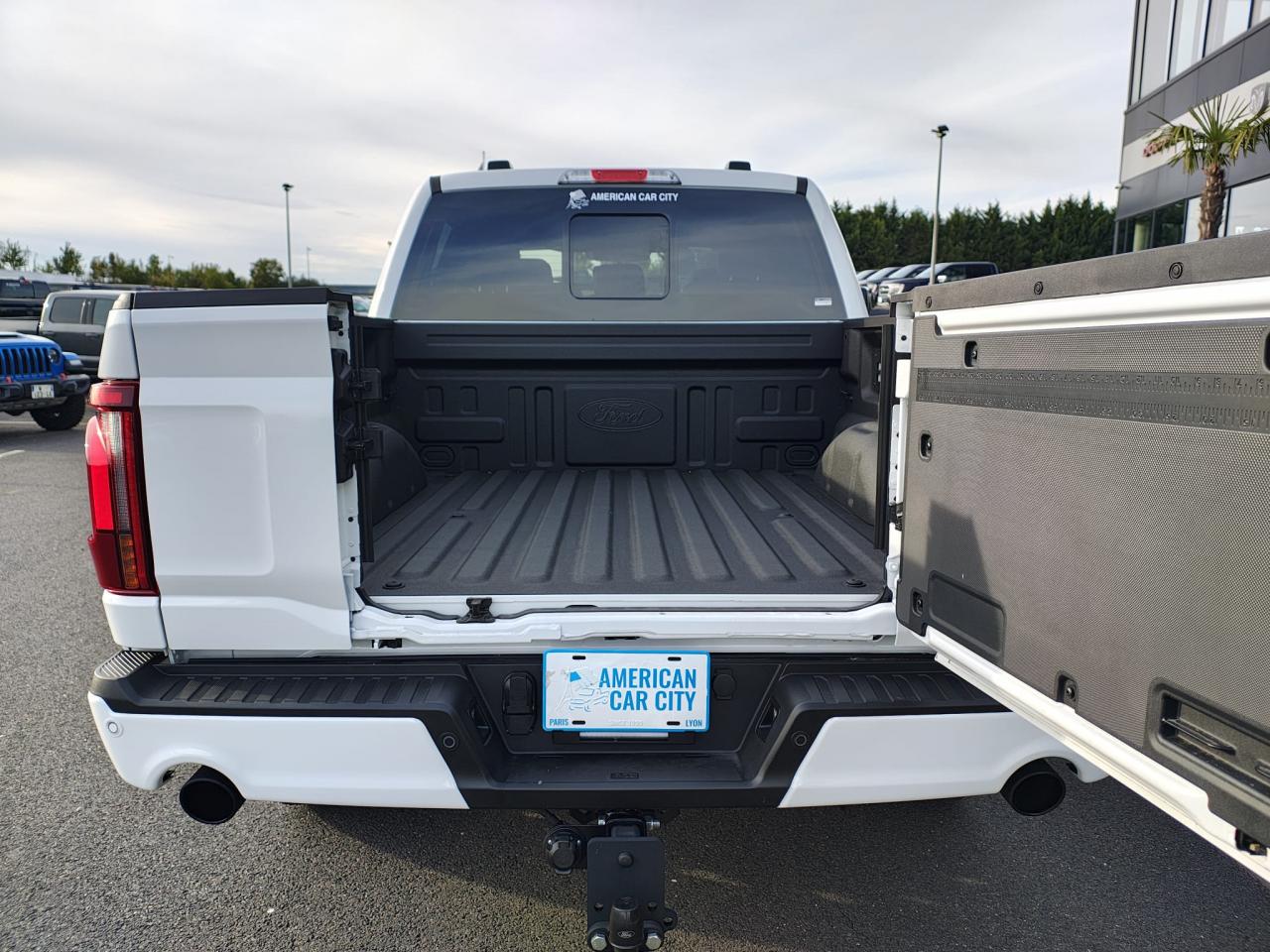FORD F150 Supercrew LARIAT Black Package V8 5.0L
