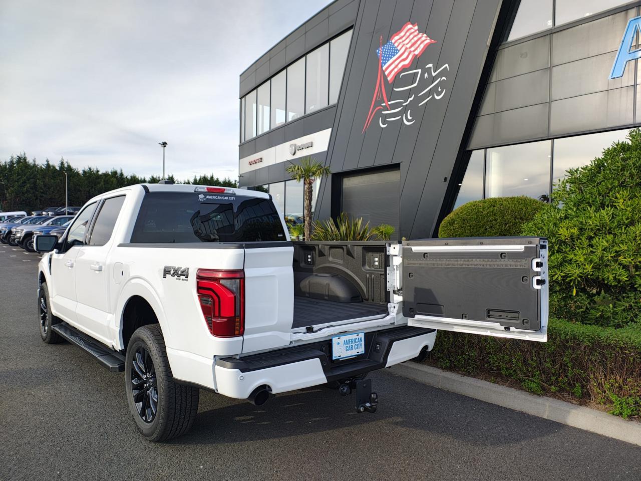 FORD F150 Supercrew LARIAT Black Package V8 5.0L