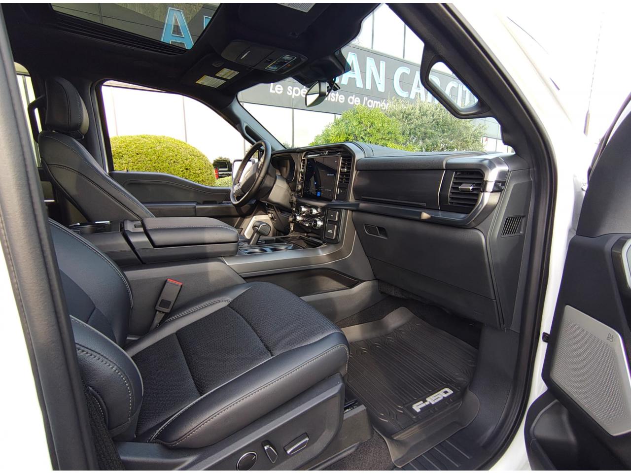 FORD F150 Supercrew LARIAT Black Package V8 5.0L